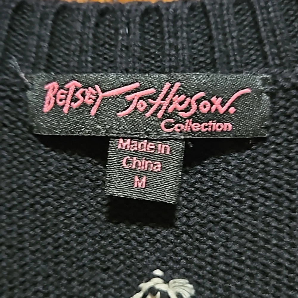 Betsey Johnson Skull Sweater Fleur-de-lis Spine Scoop Neck Sz M Black White - Picture 8 of 9